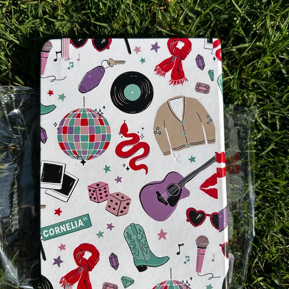 Taylor Swift Notebook - Picture 7 of 7